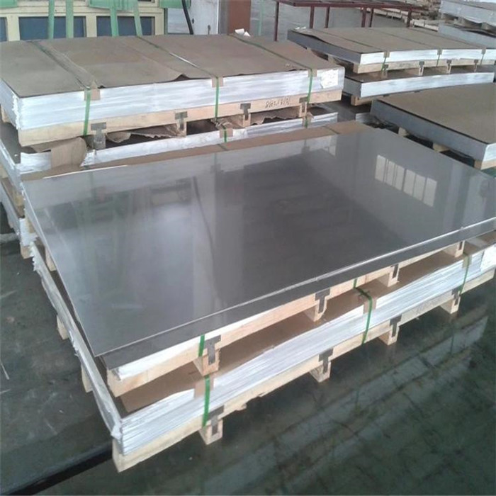 ASTM A420 Edelstahlplatte warmgewalztes Spiegel-Dekormaterial 310 300 mm